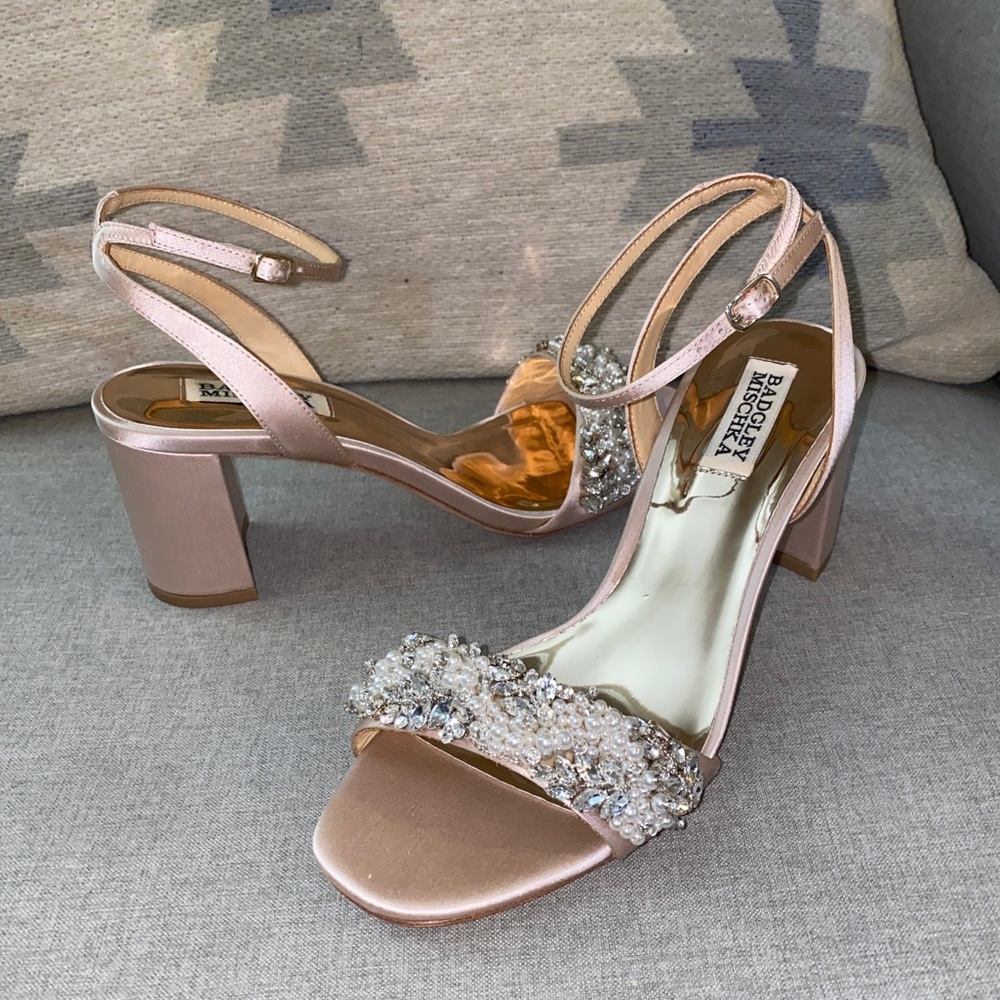 Badgley Mischka clara blush pink sandals block heels NWD 7.5